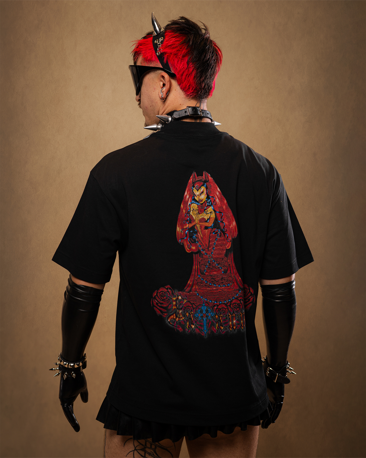 HailSatanna_Tee model 3